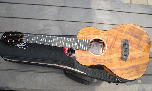 Kanile'a KTR-T Master Grade Koa Tenor Ukulele - REVIEW