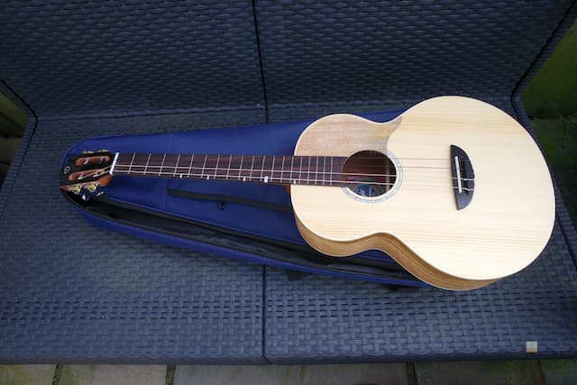 Flight Carabao Lite Baritone Ukulele - SUS exclusive - REVIEW